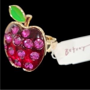 BETSEY JOHNSON Back 2 School Crystal Accented Apple Ring Student Teacher NEW NWT